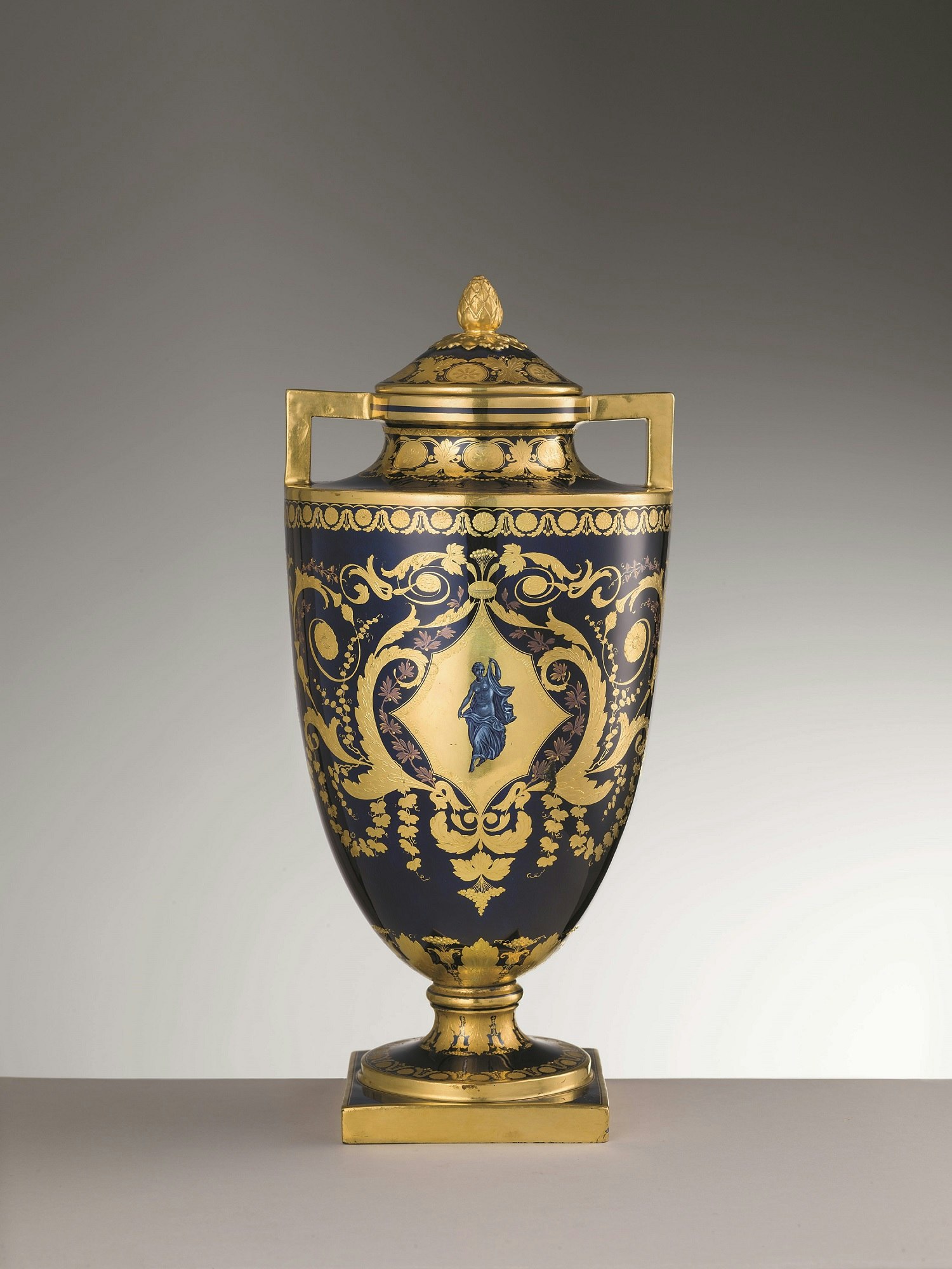 Two-handled vase with lid