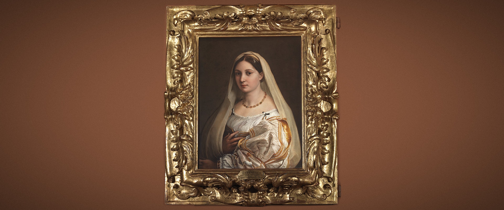 Raffaello e i gioielli alle Gallerie degli Uffizi: Elisabetta Gonzaga, Maddalena Doni e la Velata
