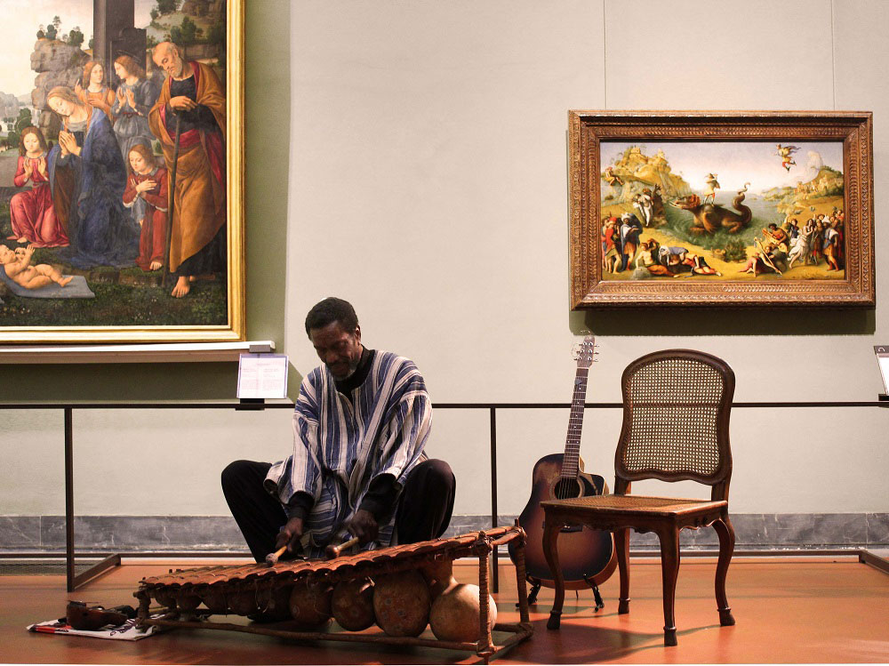 A tribute to Gabin Dabiré, and the black music at the Uffizi